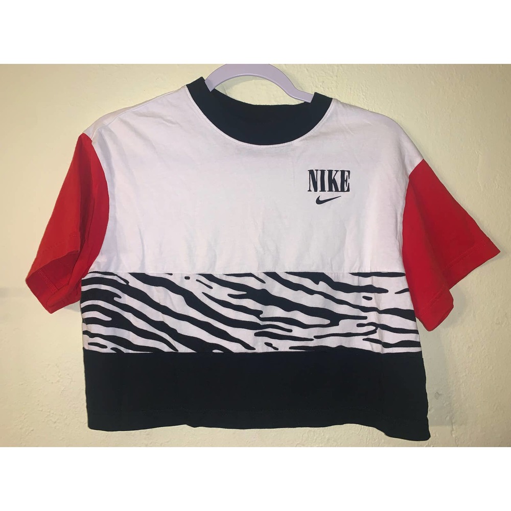 Nike Women’s Crop Top Size Small